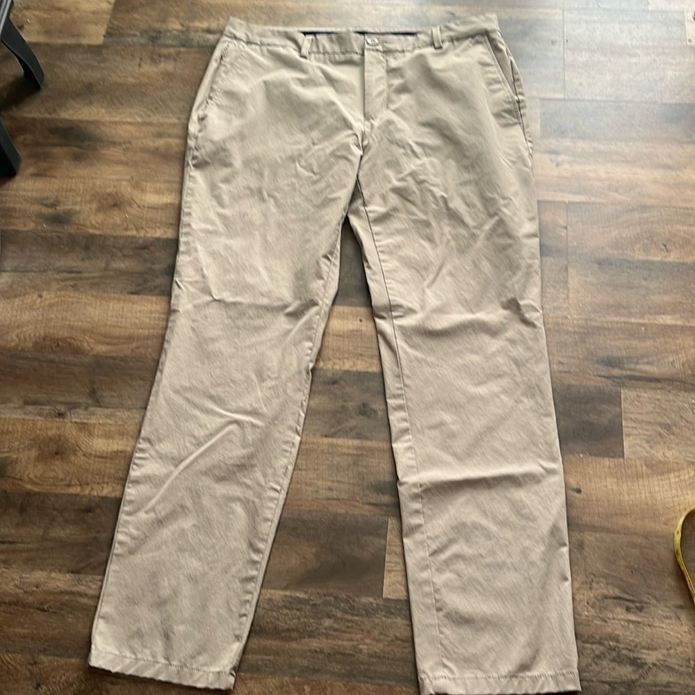 Vineyard Vines on the go pants size 36/32